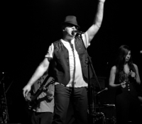 dan-random-singing-6